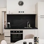 Design - Via Genova 58 *